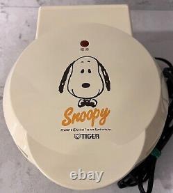 Vintage Snoopy Peanuts Charlie Brown Lucy Patty Woodstock waffle Doughnut maker