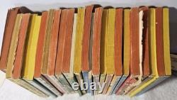 Vtg Charlie Brown Peanuts Snoopy Paperback Collection Charles Schultz 21 Books