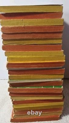 Vtg Charlie Brown Peanuts Snoopy Paperback Collection Charles Schultz 21 Books