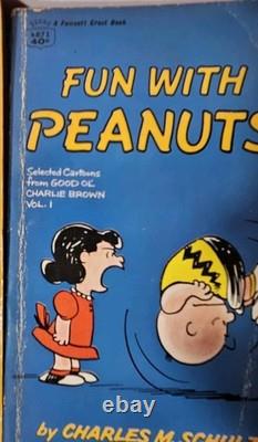 Vtg Charlie Brown Peanuts Snoopy Paperback Collection Charles Schultz 21 Books