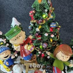 Vtg Danbury Mint Christmas Time Is Here Charlie Brown Peanuts Snoopy Lighted