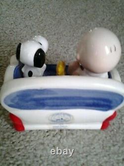 WILLITTS 1990 SNOOPY & CHARLIE BROWN on Couch 40th ANNIVERSARY MUSIC BOX FIGURE