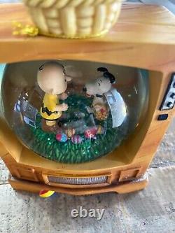 Westland Peanuts Snow Globe TV Classics It's Easter Beagle Charlie Brown 8185