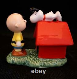 Westland Snoopy Charlie Brown Kennel Pottery Figure Figurehead