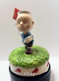 Willitts Vintage Kite Flying Charlie Brown Pottery Music Box