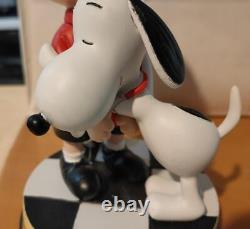 With Defect Hallmark Charlie Brown Snoopy Figure