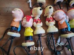 12 Lumières de Chemin Vintage Peanuts Blow Mold Snoopy Linus Charlie Brown 9 Pouces