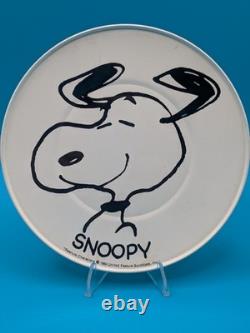 1950-1970 Peanuts Charlie Brown Snoopy – Dînette en tôle avec 4 assiettes, 4 soucoupes et un plateau