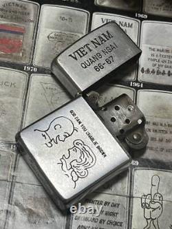 1966 Zippo vietnamien Charlie Brown Snoopy Période militaire vintage