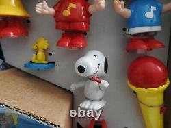 1985 Vtg Schroeder Piano Sing-a-long Moving Figures Charlie Brown Lucy Snoopy