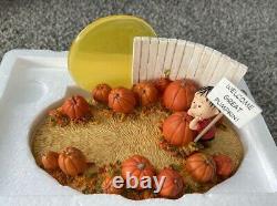 2006 Hallmark Pumpkin Patch Display Base Linus Charlie Brown Lucy Snoopy Sally