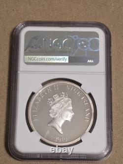 2010 Niue Argent 2 Dollars Cacahuètes Charlie Brown & Snoopy NGC PF 69 Ultra Cameo