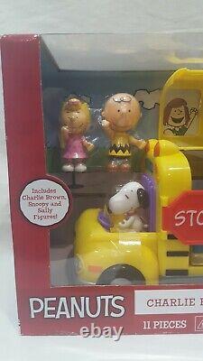 2015 JUSTE JOUER PEANUTS CHARLIE BROWN AUTOBUS SCOLAIRE Avec SNOOPY & SALLY NEUF DANS L'EMBALLAGE
