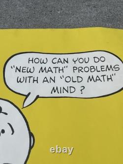 Affiche vintage des années 1960 Peanuts Schulz Snoopy Charlie Brown Bureau Jaune Mathématiques Springbok