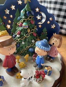 Arachides Snoopy Charlie Brown Christmas Carolers Danbury Mint Candle Nouveau