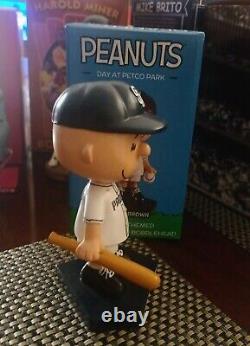 BOBBLEHEAD ULTRA RARE SAN DIEGO PADRES CHARLIE BROWN (Billet à thème) Avec BOÎTE