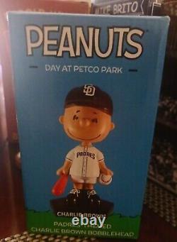 BOBBLEHEAD ULTRA RARE SAN DIEGO PADRES CHARLIE BROWN (Billet à thème) Avec BOÎTE