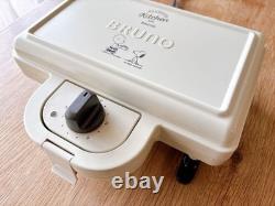 BRUNO Snoopy Appareil à Sandwich Chaud Double BOE069 Ecru PEANUTS Charlie Brown Assiette