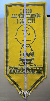 Bannière en feutre Peanuts Charlie Brown J'ai besoin de tous les amis que je peux avoir 1967 34x15