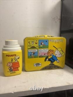 Boîte à lunch vintage Peanuts Charlie Brown Snoopy jaune 1965 avec thermos peinture mint