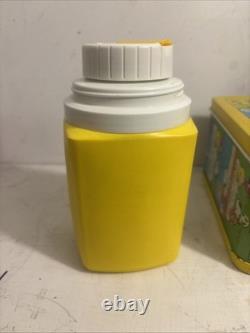 Boîte à lunch vintage Peanuts Charlie Brown Snoopy jaune 1965 avec thermos peinture mint
