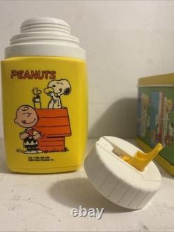 Boîte à lunch vintage Peanuts Charlie Brown Snoopy jaune 1965 avec thermos peinture mint