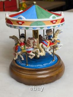 Boîte à musique en céramique Snoopy Peanuts Willitts Carousel vintage 1988 Rare 8 Fonctionne