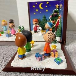 Boîte cadeau panoramique Joyeux Noël Charlie Brown de Danbury Mint, Très Rare.