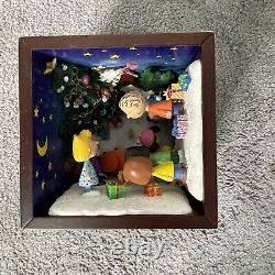 Boîte cadeau panoramique Joyeux Noël Charlie Brown de Danbury Mint, Très Rare.