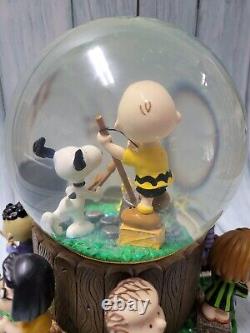 Boule à neige du concert de Westland Peanuts Charlie Brown Snoopy & Friends