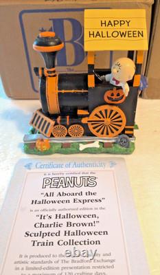 Bradford Exchange Peanuts Son train sculpté d’Halloween avec Charlie Brown, ensemble de 5 pièces avec certificat d’authenticité