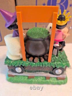 Bradford Exchange Peanuts Son train sculpté d’Halloween avec Charlie Brown, ensemble de 5 pièces avec certificat d’authenticité