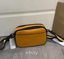 COACH × Peanuts C4026 Sac bandoulière Graham avec Charlie Brown Sac épaule Jaune