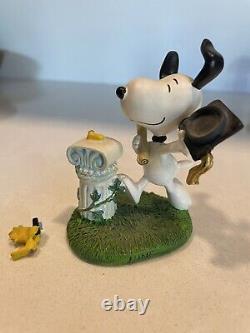 Calendrier perpétuel Snoopy Peanuts de Danbury Mint Maison de chien 12 figurines et tuiles