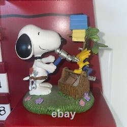 Calendrier perpétuel Snoopy Peanuts de Danbury Mint Maison de chien 12 figurines et tuiles