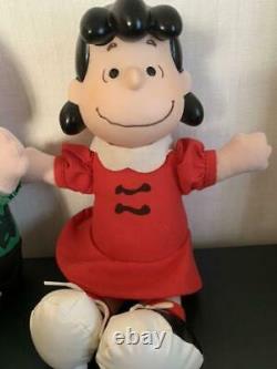 Charlie Brown Lucy En Peluche Personnage Snoopy