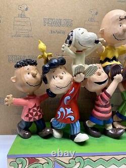 Charlie Brown, Snoopy & Gang Figure A Grand Celebration Jim Shore PEANUTS Nouveau  
<br/> 
 
<br/>
(Note: The translation assumes 'New' refers to the product being new, not part of the title)
