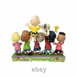 Charlie Brown, Snoopy & Gang Figure A Grand Celebration Jim Shore PEANUTS Nouveau <br/>
<br/>


(Note: The translation assumes 'New' refers to the product being new, not part of the title)