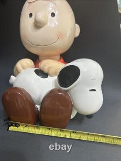 Charlie Brown et Snoopy (reposant) tirelire en céramique Sung Hing BG2