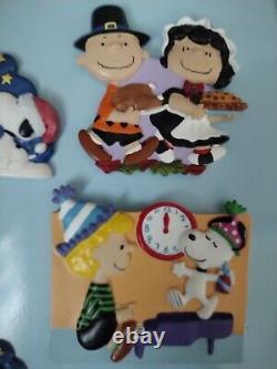 Collection de magnets Peanuts Willabee & Ward - tableau Snoopy Charlie Brown avec 23 magnets