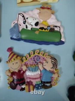 Collection de magnets Peanuts Willabee & Ward - tableau Snoopy Charlie Brown avec 23 magnets