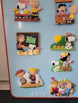 Collection de magnets Peanuts de Willabee & Ward - Planche Snoopy Charlie Brown avec 14 magnets