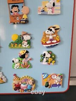 Collection de magnets Peanuts de Willabee & Ward - Planche Snoopy Charlie Brown avec 14 magnets