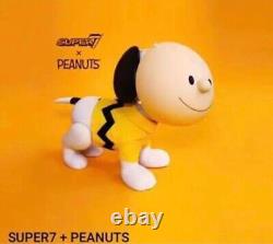 Comic Con 2019 Limite. Super 7 Peanuts Snoopy, Charlie Brown avec masque protégé.