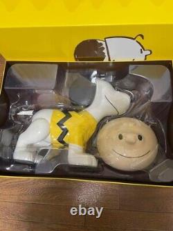 Comic Con 2019 Limite. Super 7 Peanuts Snoopy, Charlie Brown avec masque protégé.