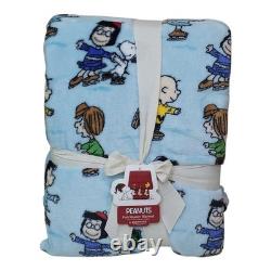Couverture en peluche Peanuts Queen 90x90 Charlie Brown Snoopy sur patins à glace Berkshire