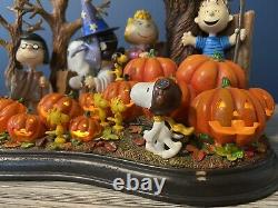 Danbury Mint Bienvenue, Great Pumpkin! Brown Charlie Halloween Sculpture Snoopy