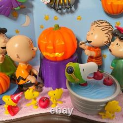 Danbury Mint Farce ou Friandise, Charlie Brown ! Décor lumineux d'Halloween RARE