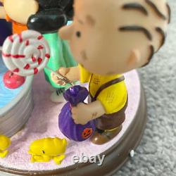 Danbury Mint Farce ou Friandise, Charlie Brown ! Décor lumineux d'Halloween RARE
