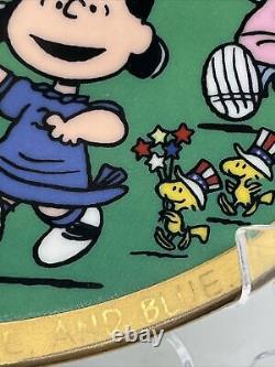 Danbury Mint Hourra pour la plaque Peanuts Red White And Blue A5260 de Charlie Brown